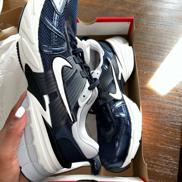 Men’s Nike V2K Run NEW NEVER WORN - Picture 5 of 6
